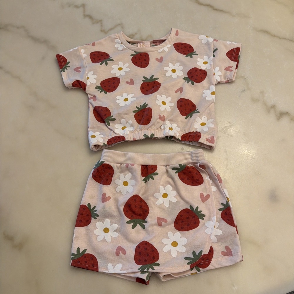 Just Lizzy Girls 2-piece Set (Skort & Top) Size 6 Strawberries Flowers Pink
